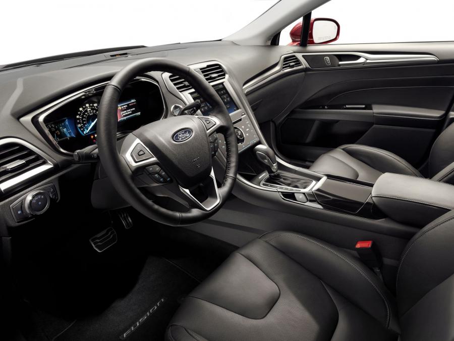  Ford Fusion Titanium 2012 года  (фото 10 из 15)